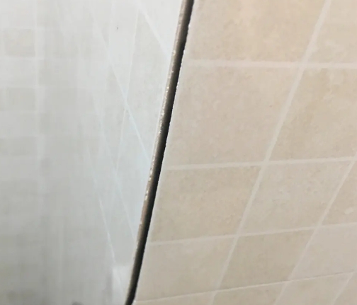 南通瓷砖空鼓维修公司分享阳台瓷砖脱落的修复过程可以分为以下几个步骤